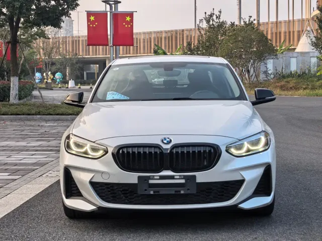 BMW 1 Series — Фото автомобиля 2