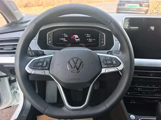 Volkswagen Lavida — Фото автомобиля 12
