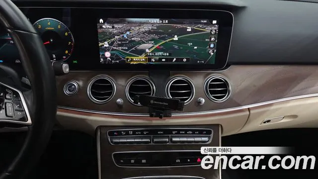 Mercedes-Benz E-Class W213 — Фото автомобиля 19