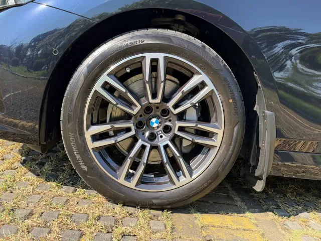 BMW 5 Series — Фото автомобиля 21