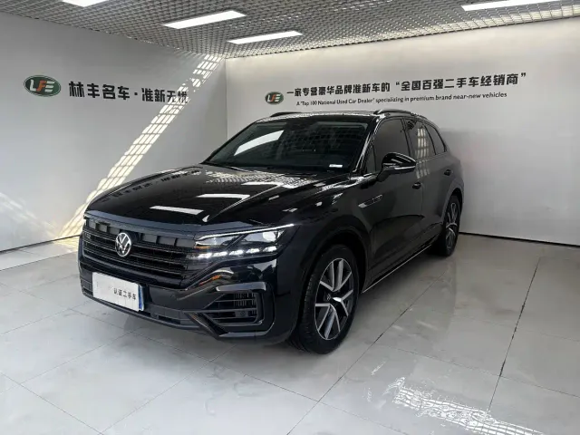 Фотография автомобиля — Volkswagen Touareg