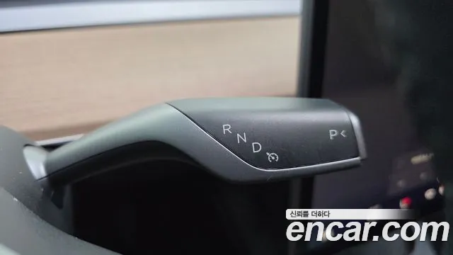 Tesla Model Y — Фото автомобиля 7