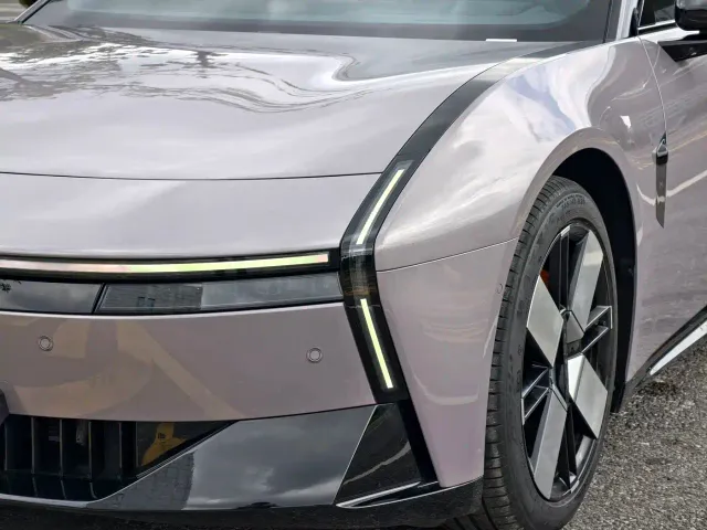 Xpeng P7 — Фото автомобиля 18