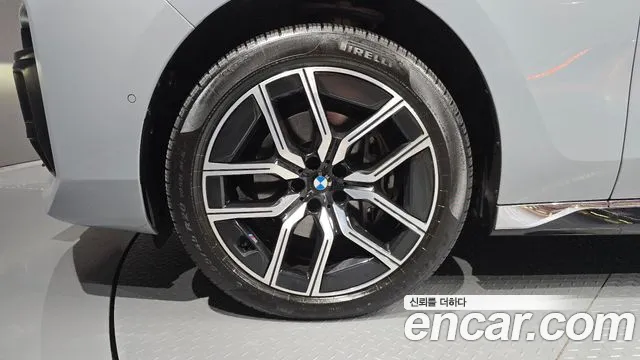 BMW 7 Series G70 — Фото автомобиля 5