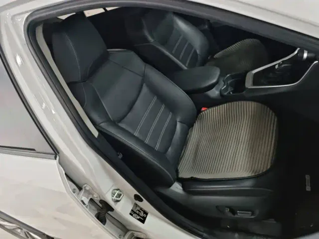 Toyota RAV4 — Фото автомобиля 24