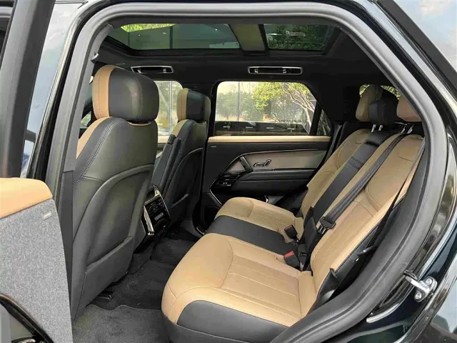 Land Rover Range Rover Sport — Фото автомобиля 3