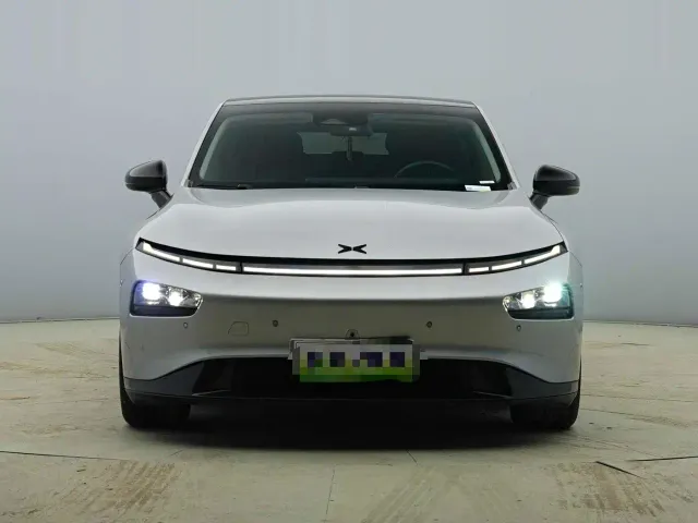 Xpeng P7 — Фото автомобиля 2