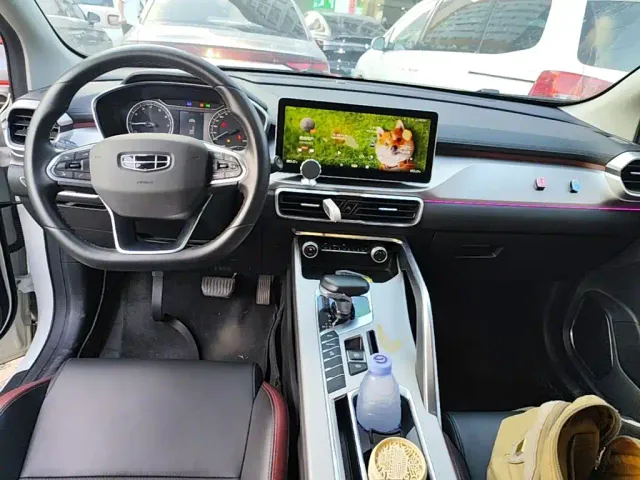 Geely Binyue — Фото автомобиля 9