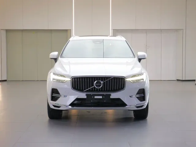 Volvo XC60 — Фото автомобиля 2