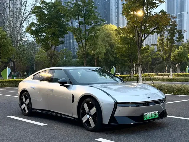 Xpeng P7 — Фото автомобиля 3