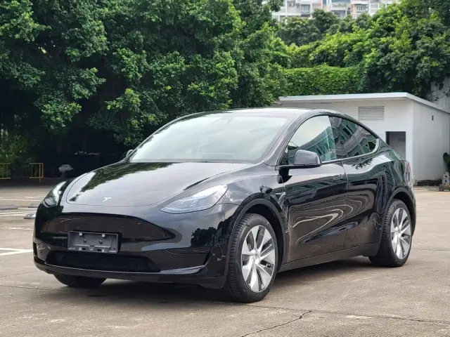 Фотография автомобиля — Tesla Model Y