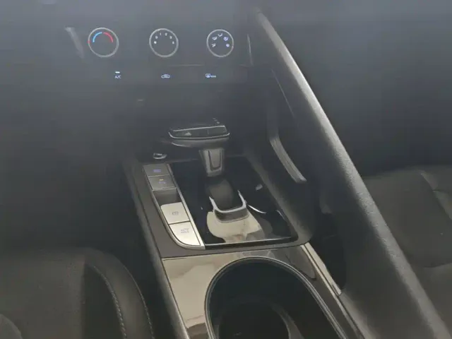 Hyundai Elantra — Фото автомобиля 13
