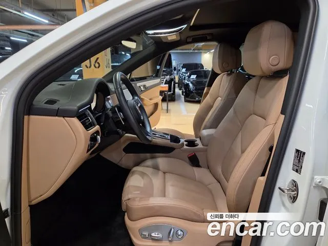 Porsche Macan — Фото автомобиля 11