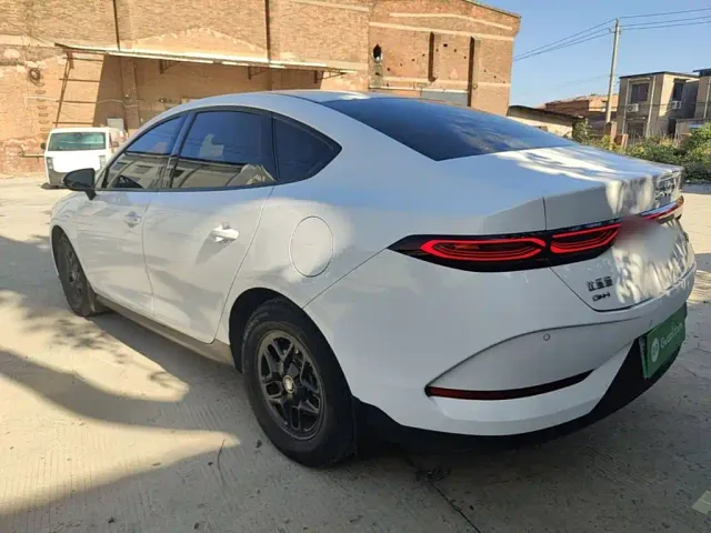 BYD Qin PLUS — Фото автомобиля 4