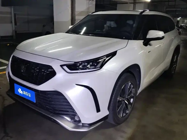 Фотография автомобиля — Toyota Crown Kluger