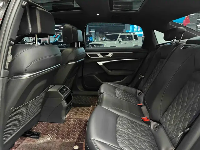 Audi A6L — Фото автомобиля 12