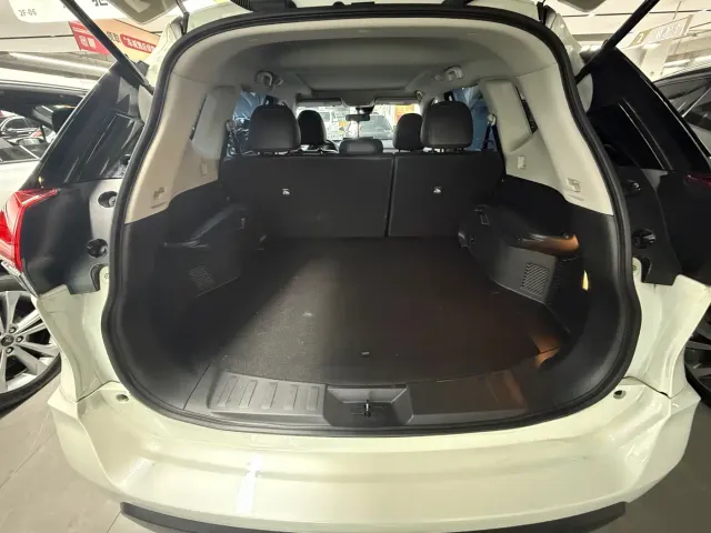 Nissan X-Trail — Фото автомобиля 10