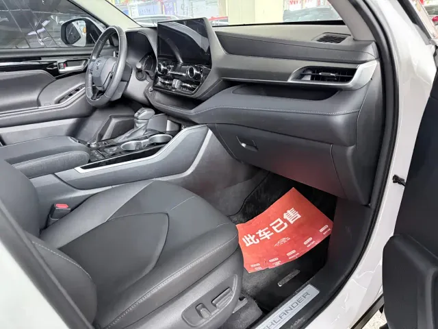 Toyota Highlander — Фото автомобиля 19