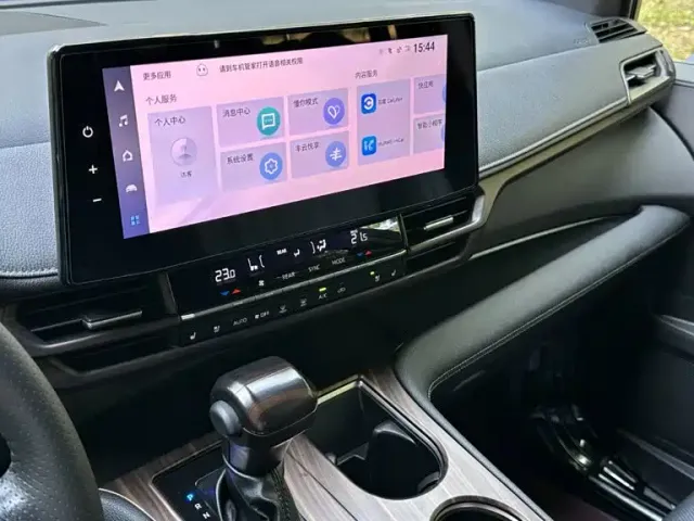 Toyota Sienna — Фото автомобиля 8