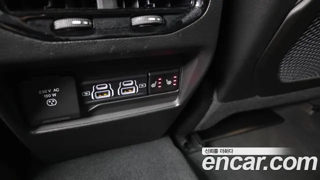 Jeep Cherokee Grand Cherokee(WL) 3.6 Overland — Фото автомобиля 17