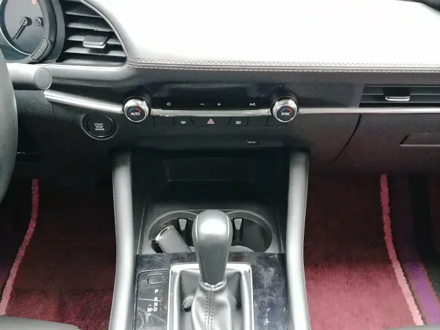 Mazda Axela — Фото автомобиля 14