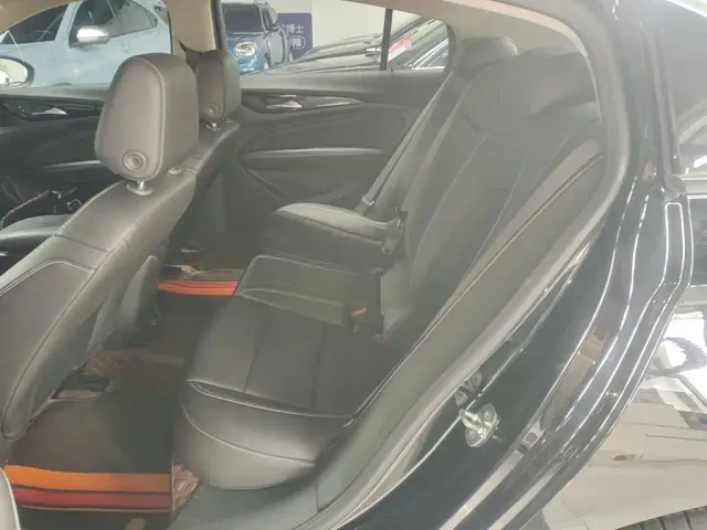 Buick Regal — Фото автомобиля 16