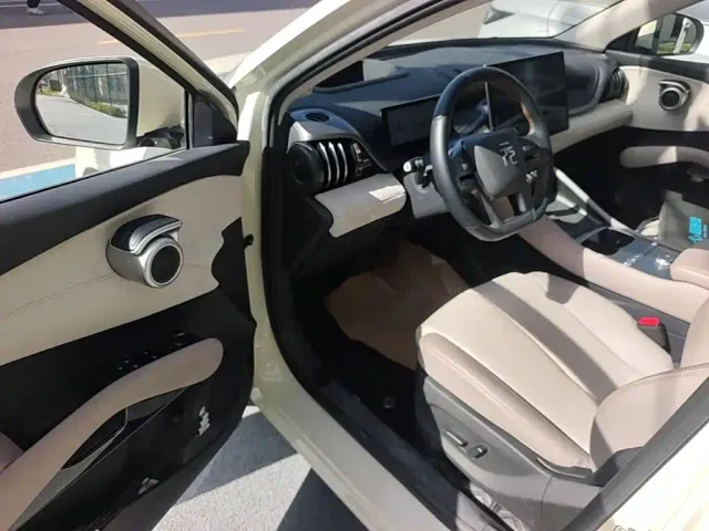 BYD Yuan PLUS — Фото автомобиля 15