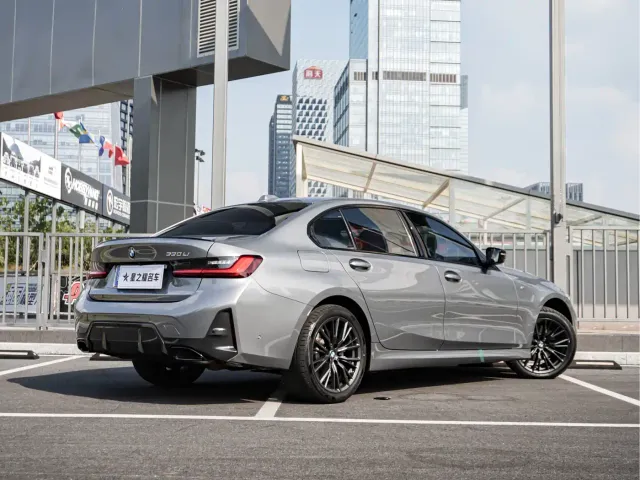 BMW 3 Series — Фото автомобиля 8