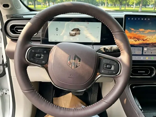 Leapmotor C11 — Фото автомобиля 8