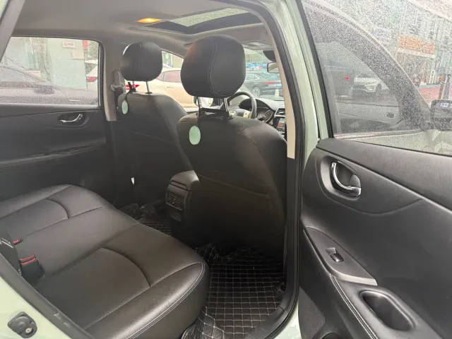 Nissan Tiida — Фото автомобиля 6