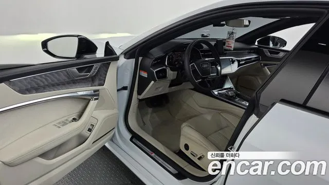 Audi A7 4K — Фото автомобиля 15