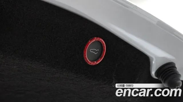 Tesla Model 3 — Фото автомобиля 20