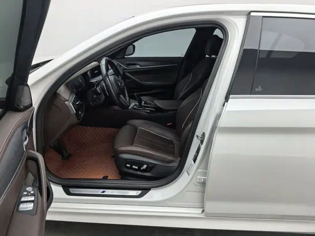 BMW 5 Series — Фото автомобиля 8