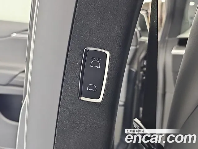 Tesla Model X — Фото автомобиля 14