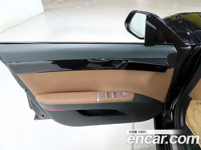 Hyundai Grandeur Grandeur (GN7) 2.5 Бензин 2WD — Фото автомобиля 15