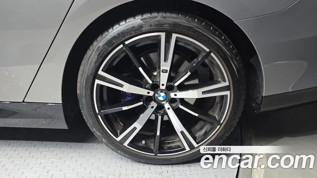 BMW 5-Series 5 серия (G60) 530i xDrive M Sport — Фото автомобиля 21
