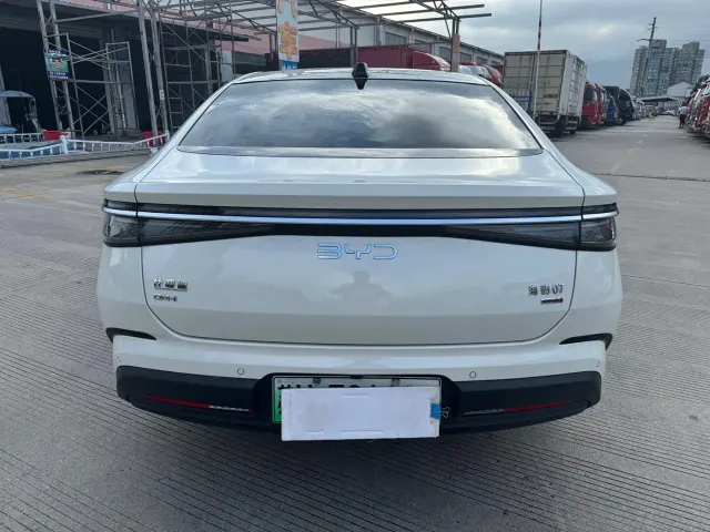 BYD Seal 07 DM-i — Фото автомобиля 5