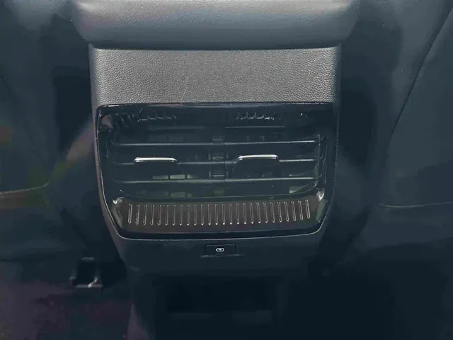 Wuling Jiachen — Фото автомобиля 18