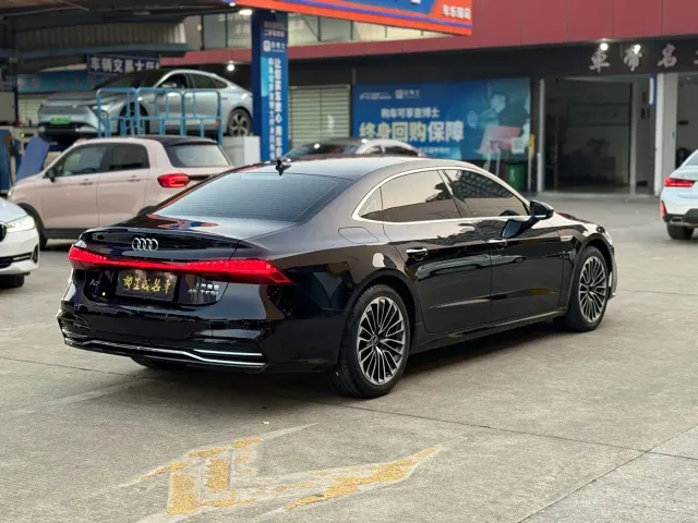 Audi A7L — Фото автомобиля 17