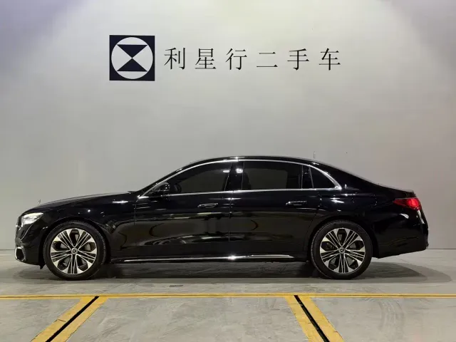 Mercedes-Benz E-Class — Фото автомобиля 5