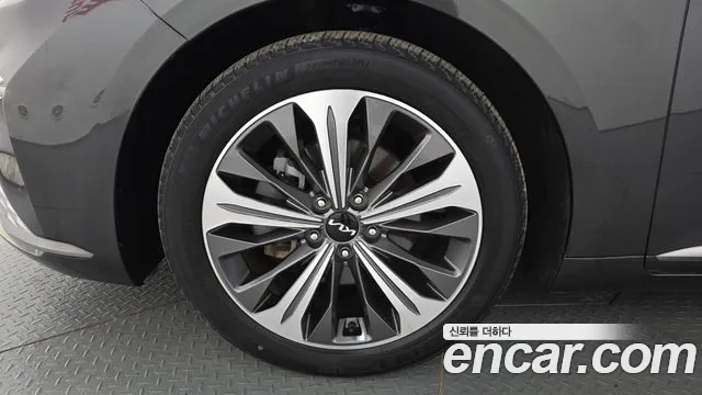 Kia K8 Hybrid — Фото автомобиля 5