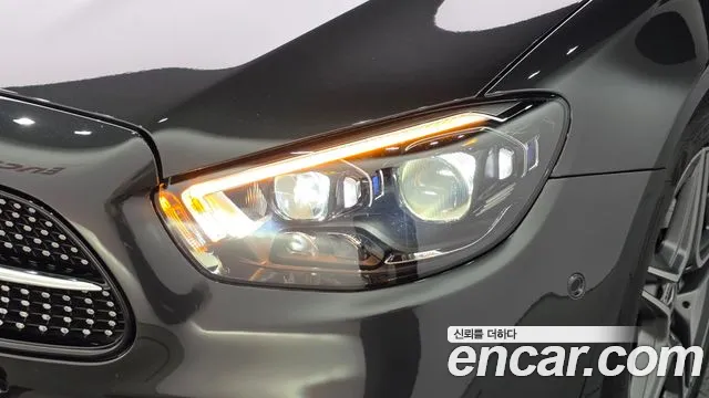 Mercedes-Benz E-Class — Фото автомобиля 20