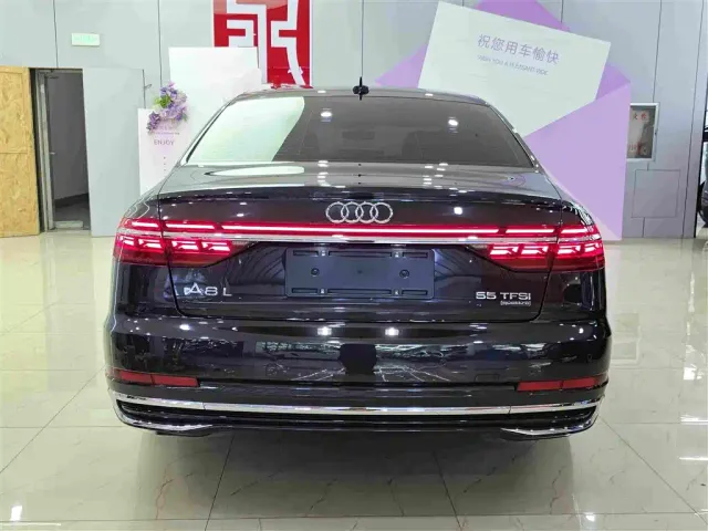 Audi A8 — Фото автомобиля 5