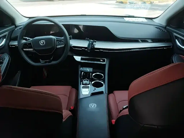 Changan Eado — Фото автомобиля 9