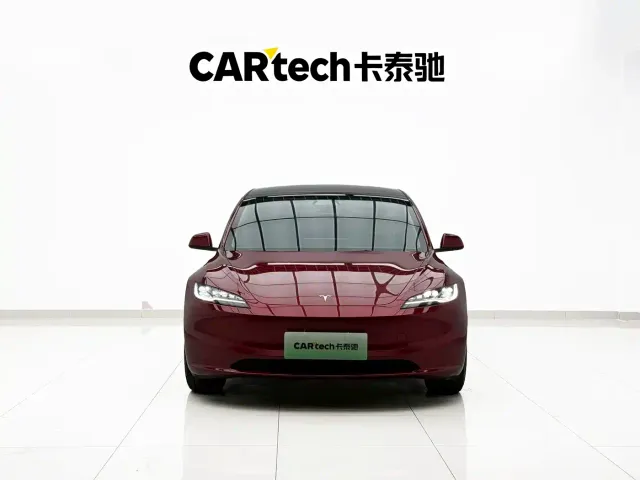 Tesla Model 3 — Фото автомобиля 2