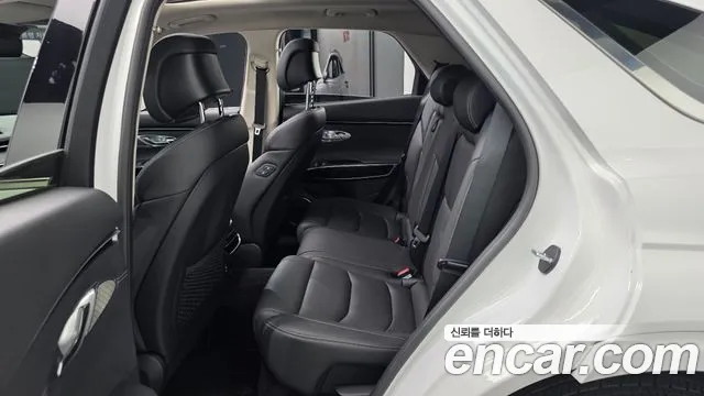 Genesis GV70 — Фото автомобиля 12