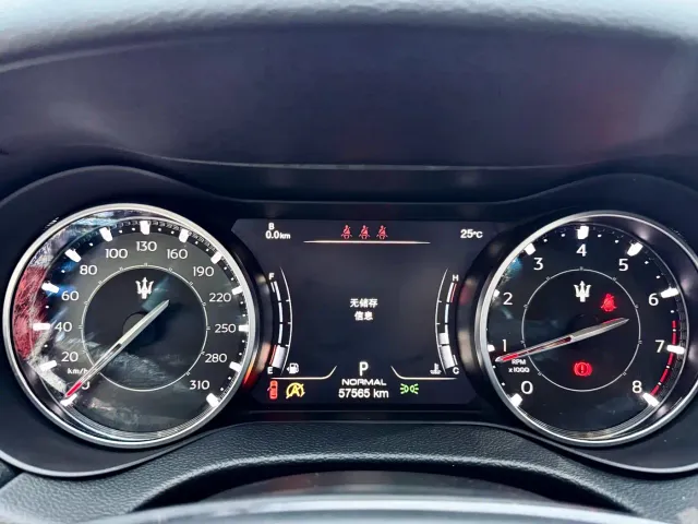 Maserati Ghibli — Фото автомобиля 21