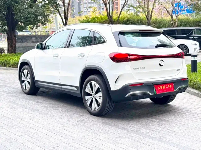 Mercedes-Benz EQA — Фото автомобиля 3