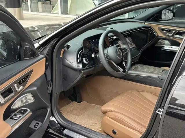 Mercedes-Benz E-Class — Фото автомобиля 9
