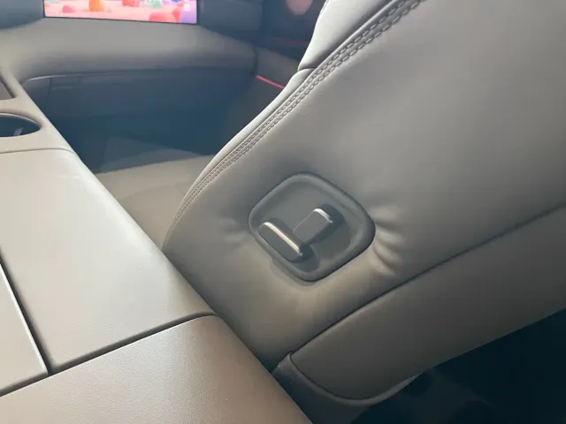 IM Motors LS8 — Фото автомобиля 14